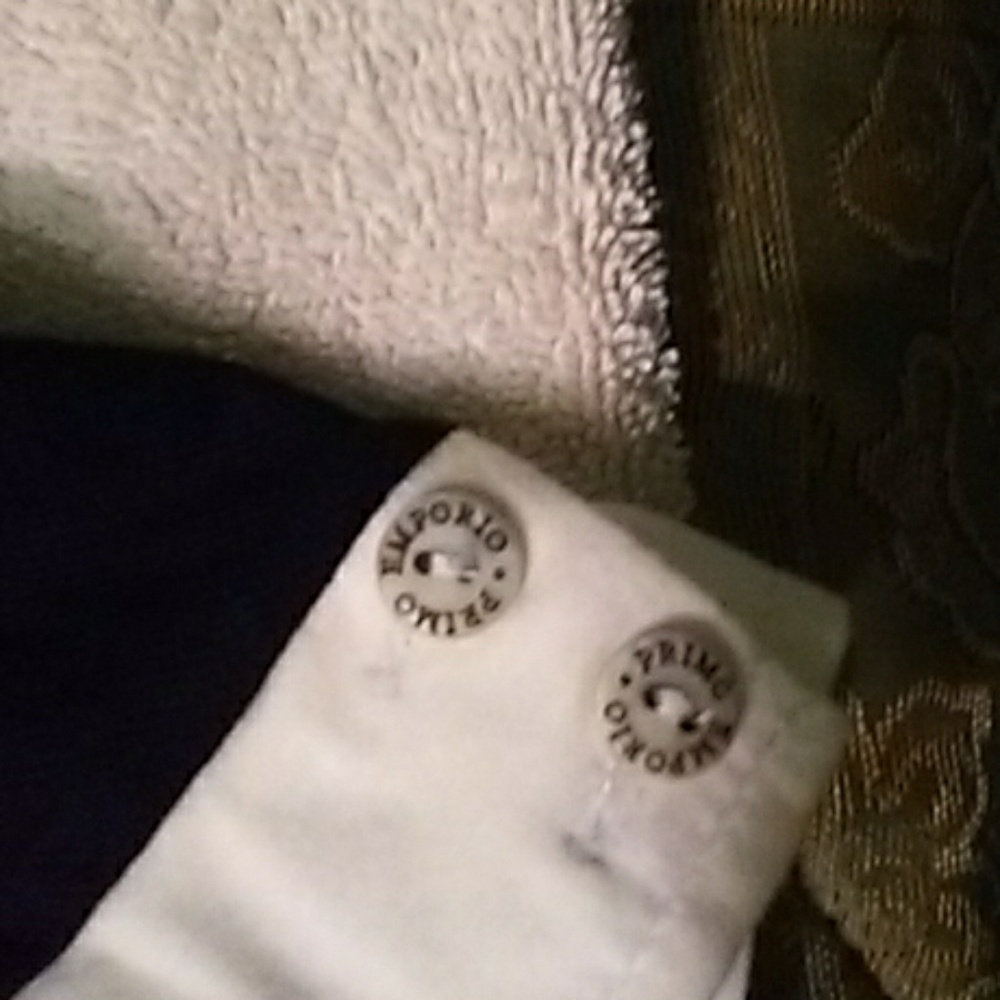 T-Shirt - Picture 3 of 5